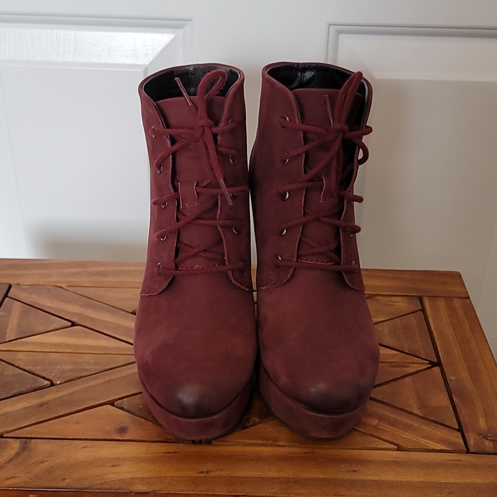Steve Madden Burgundy Platform Booties